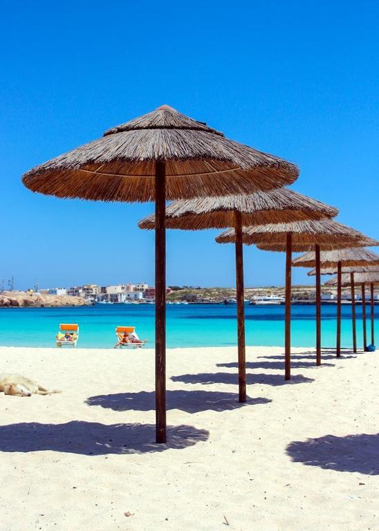 فندق هوتل بايا تورتشيز لامبيدوزا المظهر الخارجي الصورة